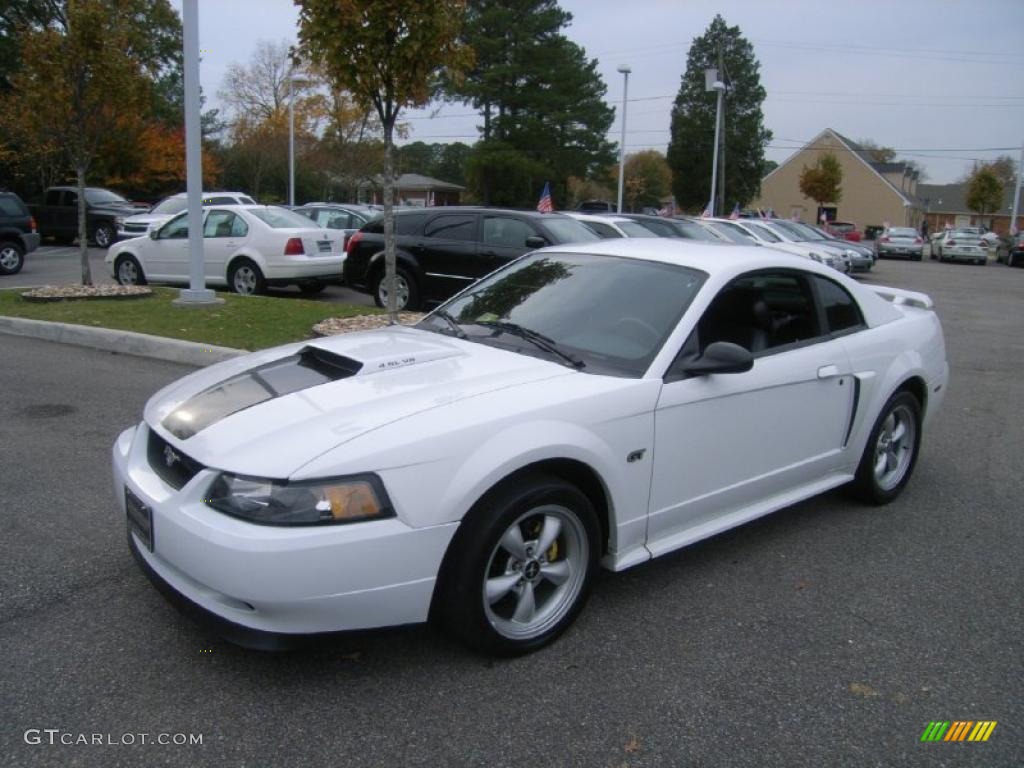 2003 Mustang GT Coupe - Oxford White / Dark Charcoal photo #1