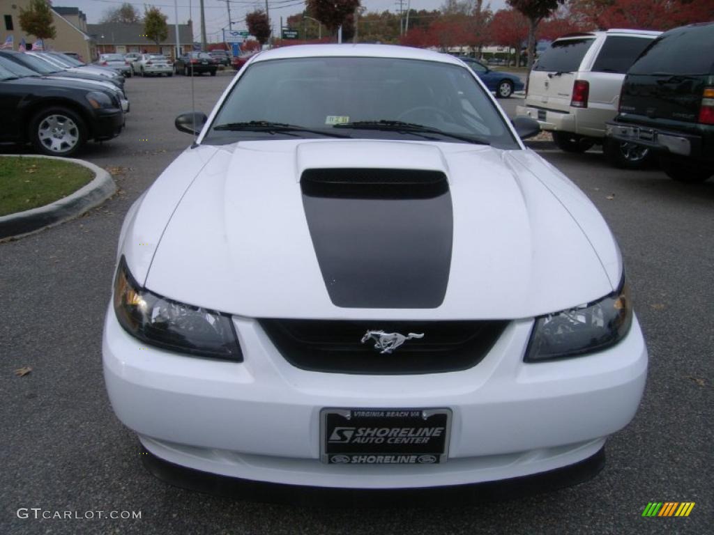 2003 Mustang GT Coupe - Oxford White / Dark Charcoal photo #8