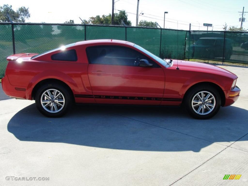 2007 Mustang V6 Deluxe Coupe - Torch Red / Light Graphite photo #2