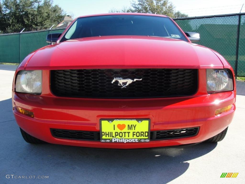 2007 Mustang V6 Deluxe Coupe - Torch Red / Light Graphite photo #9