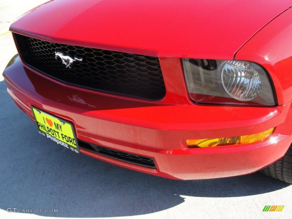 2007 Mustang V6 Deluxe Coupe - Torch Red / Light Graphite photo #11