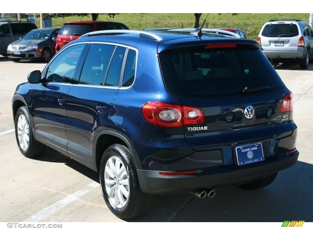 2011 Tiguan SE 4Motion - Night Blue Metallic / Sandstone photo #2