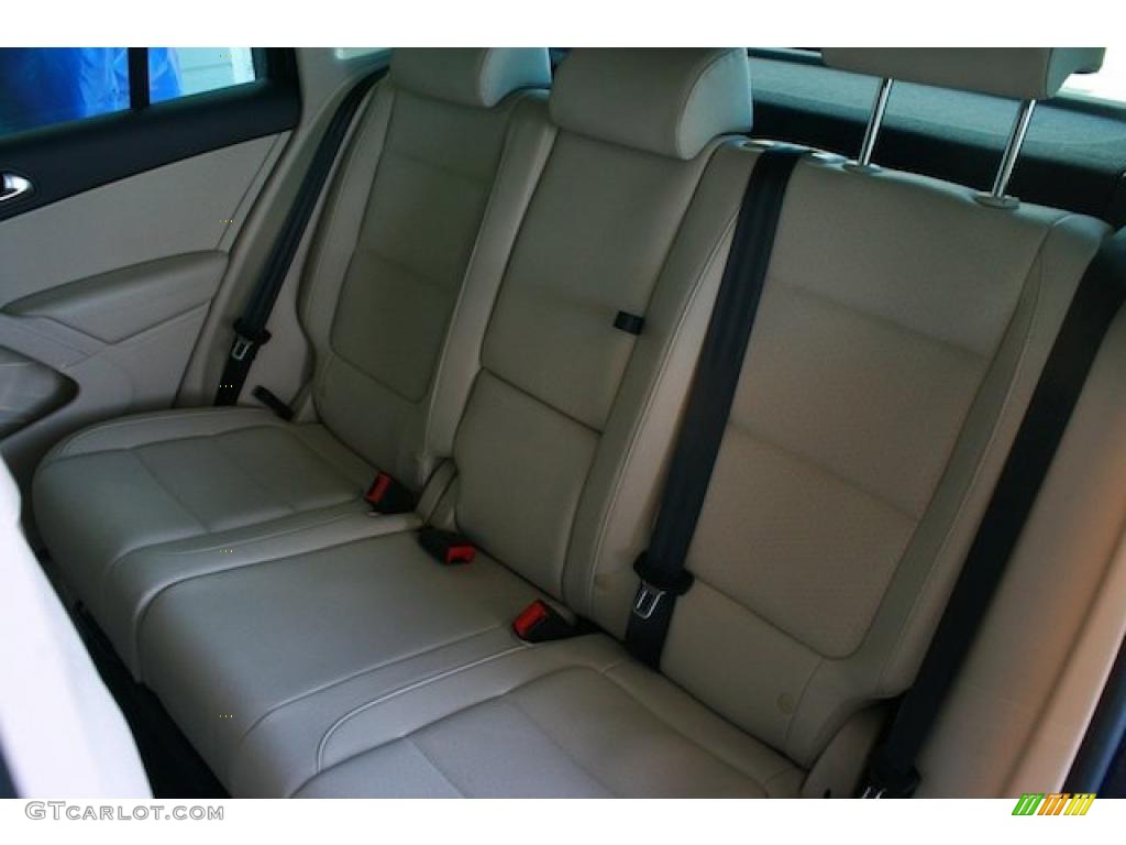 Sandstone Interior 2011 Volkswagen Tiguan SE 4Motion Photo #40208252