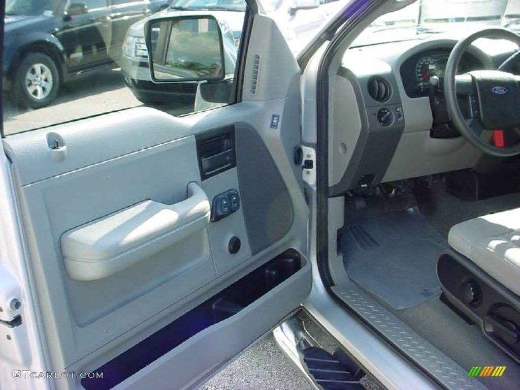 2006 F150 STX SuperCab - Silver Metallic / Medium/Dark Flint photo #14