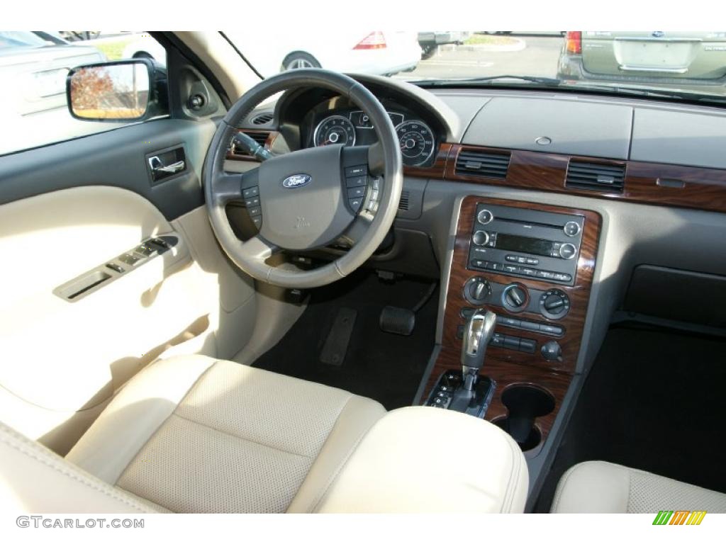 2008 Ford Taurus SEL AWD Camel Dashboard Photo #40215597