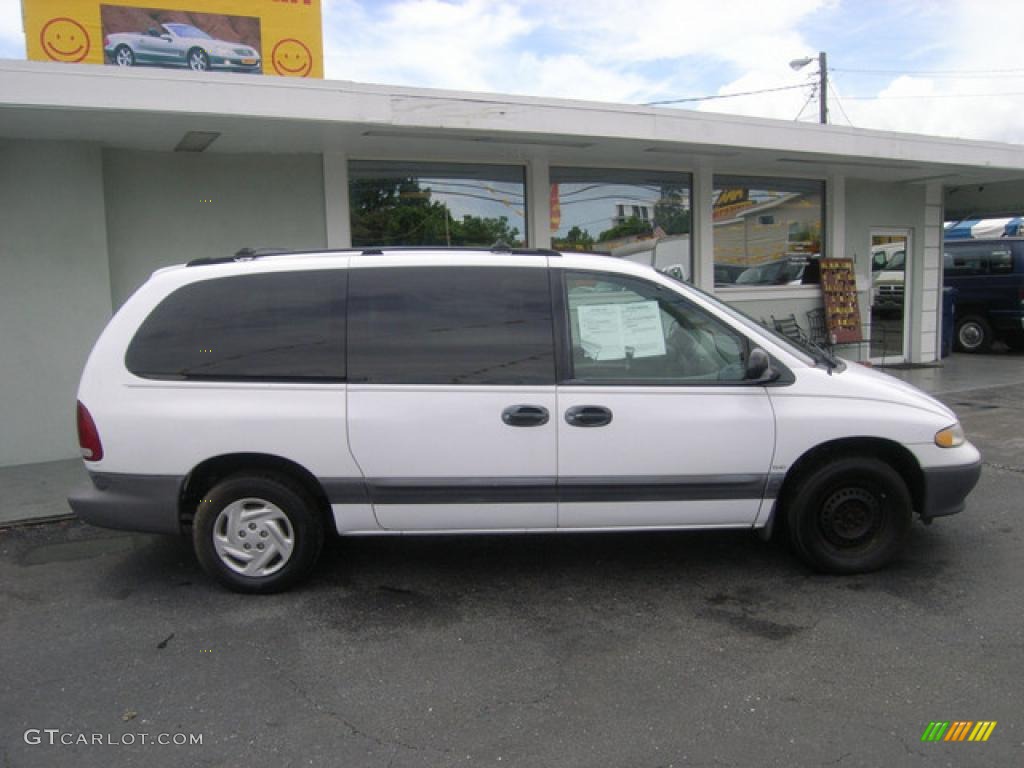 1996 Grand Caravan SE - White / Gray photo #5