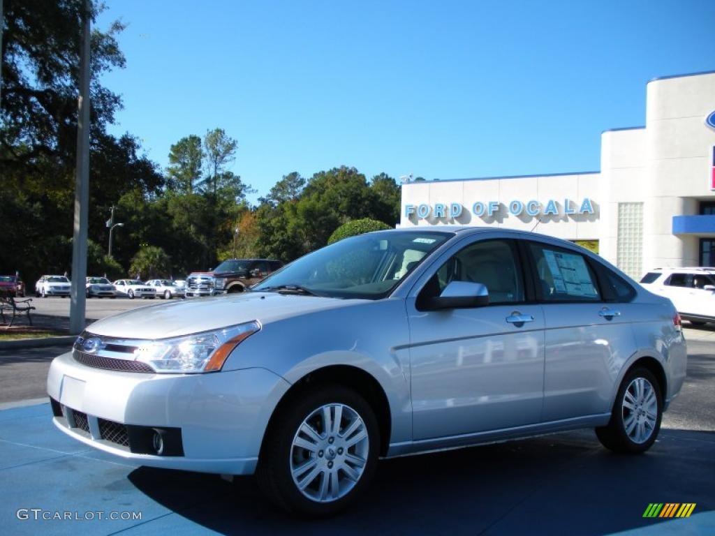 2011 Focus SEL Sedan - Ingot Silver Metallic / Medium Stone photo #1