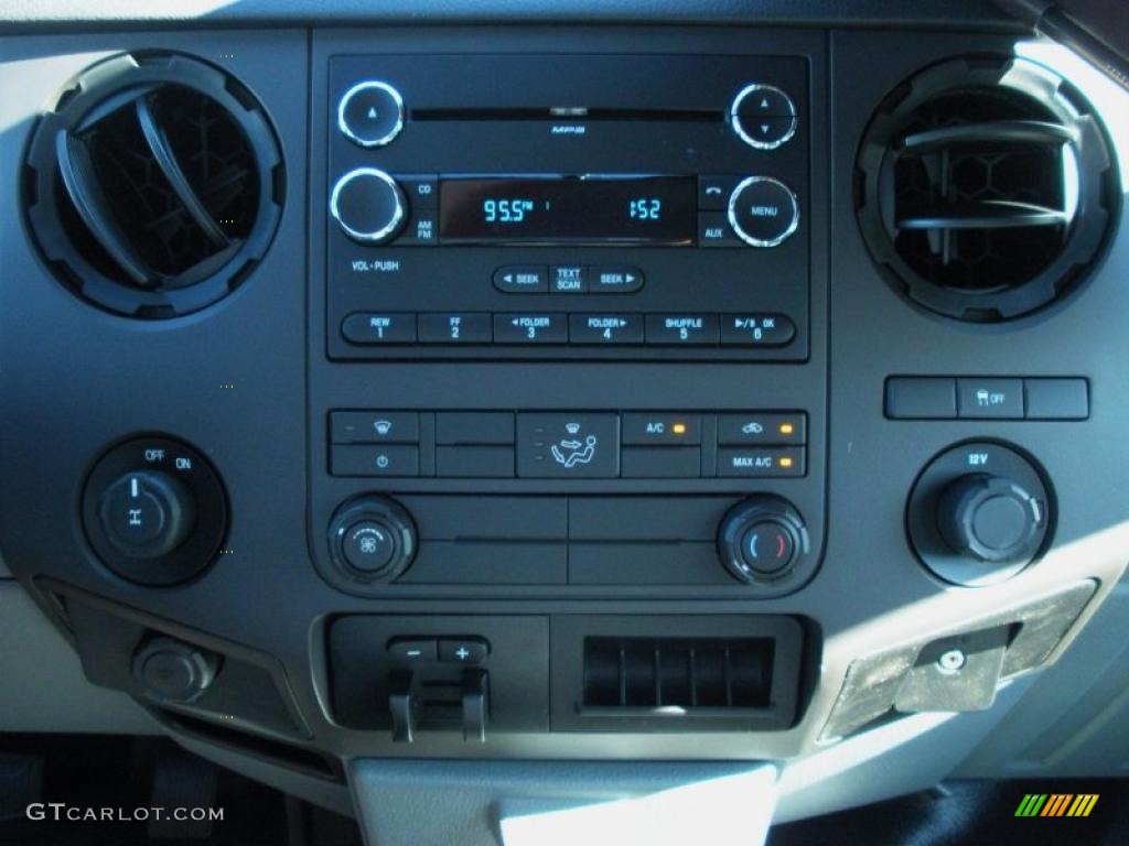 2011 Ford F250 Super Duty XL Crew Cab Controls Photo #40222874