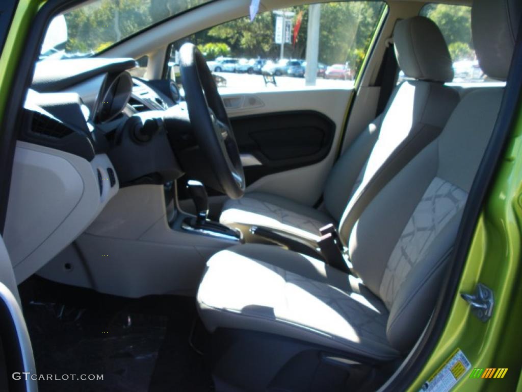 2011 Fiesta SE Hatchback - Lime Squeeze Metallic / Light Stone/Charcoal Black Cloth photo #5