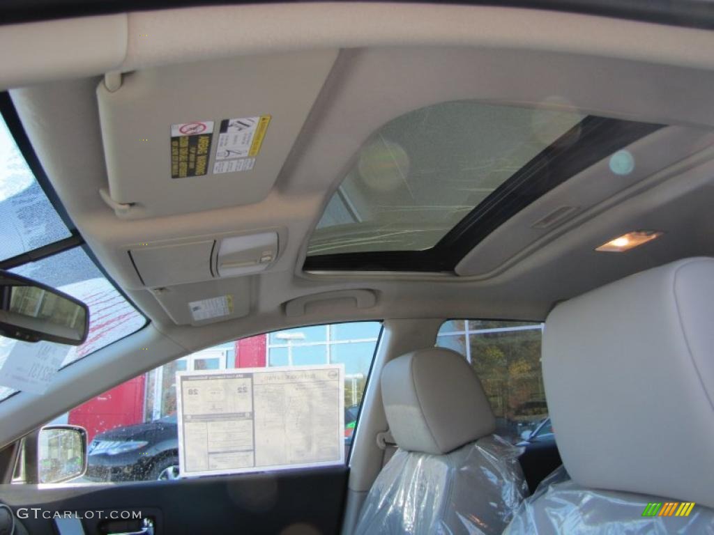 2011 Rogue SL - Silver Ice Metallic / Gray photo #12