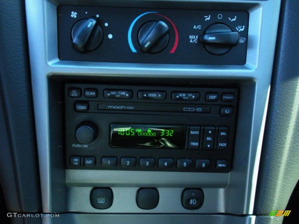 2004 Ford Mustang GT Convertible Controls Photo #40225158