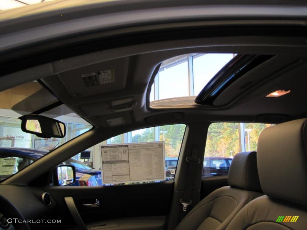 2011 Rogue SL - Silver Ice Metallic / Gray photo #13