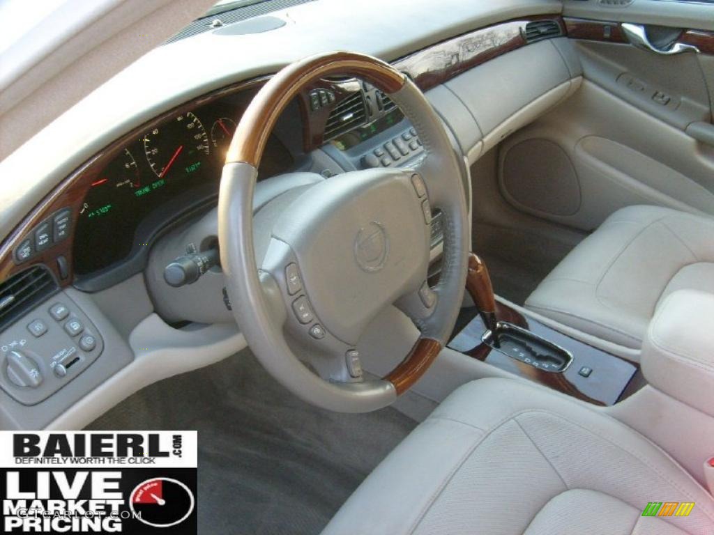 2004 DeVille DTS - White Diamond / Cashmere photo #11