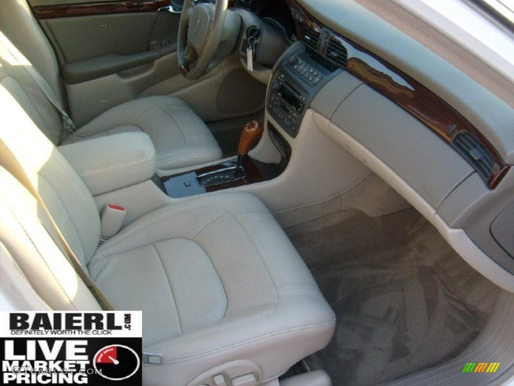 2004 DeVille DTS - White Diamond / Cashmere photo #18