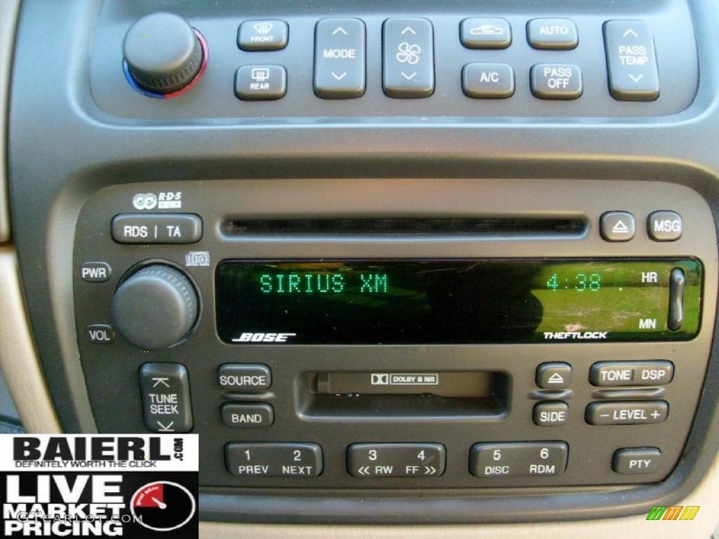 2004 DeVille DTS - White Diamond / Cashmere photo #19