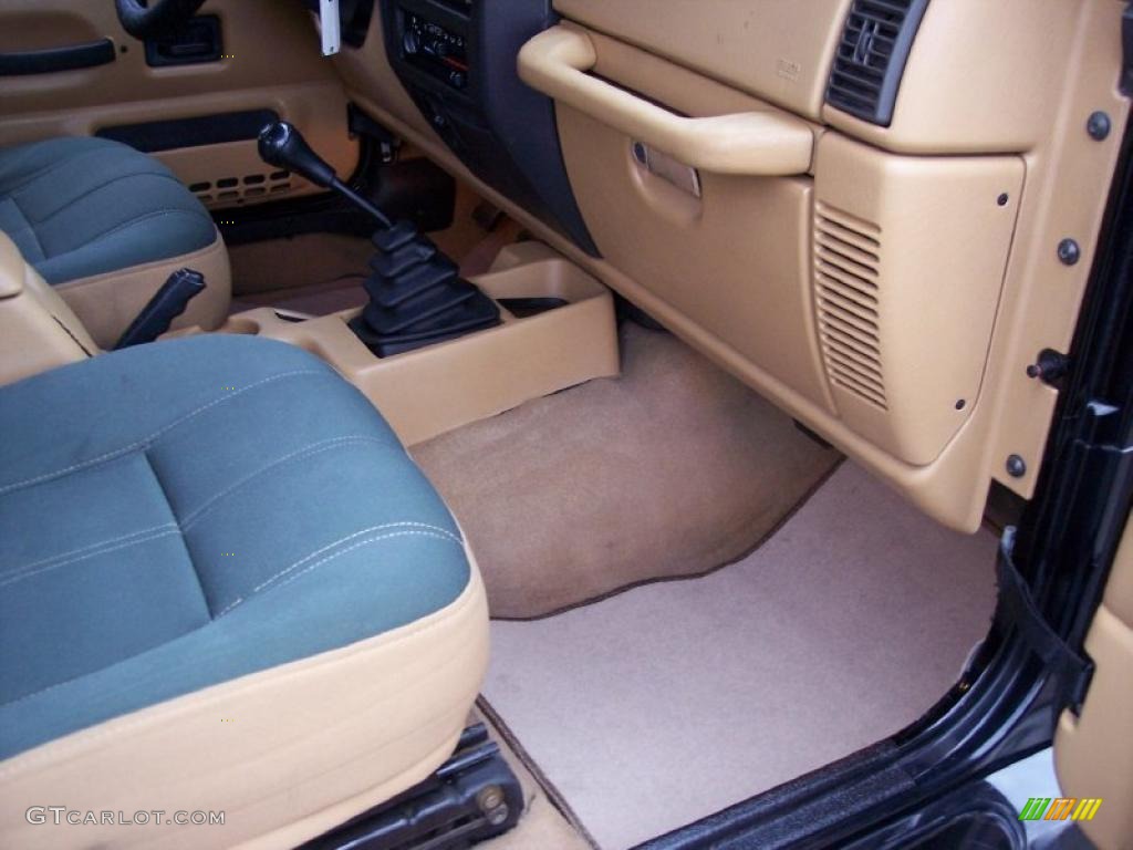 Green/Khaki Interior 1998 Jeep Wrangler Sahara 4x4 Photo #40229354