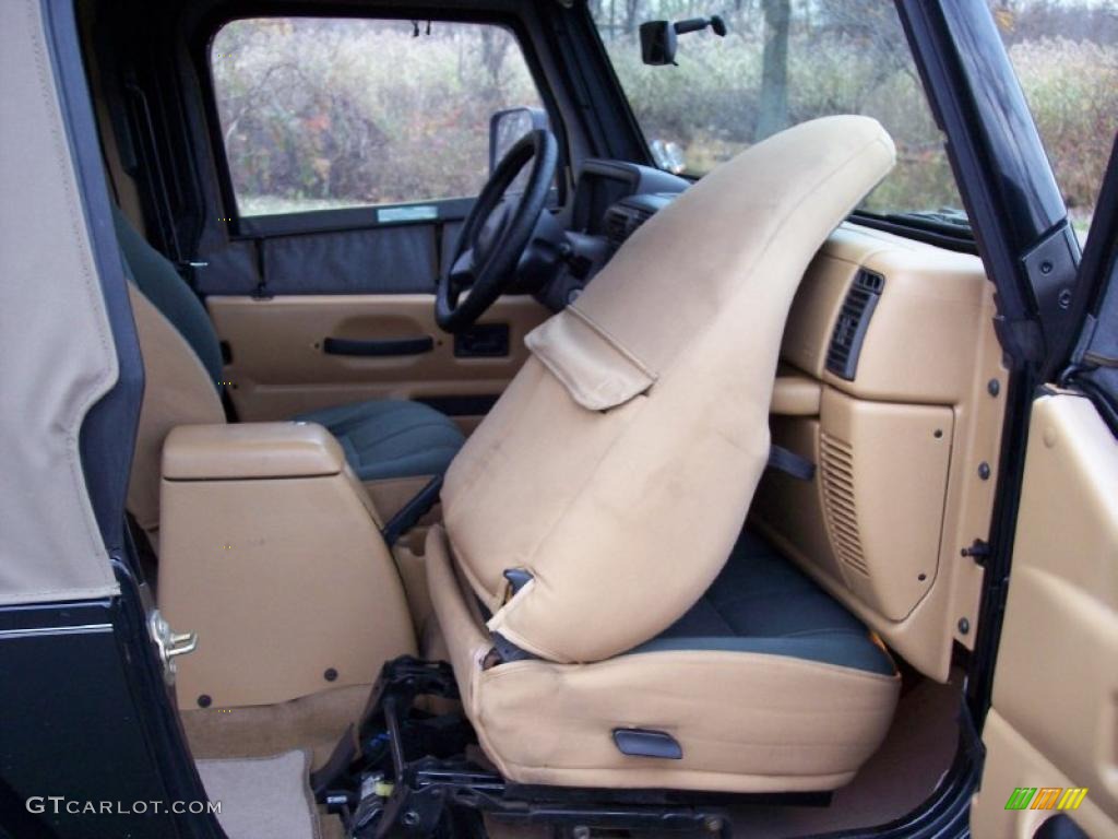 Green/Khaki Interior 1998 Jeep Wrangler Sahara 4x4 Photo #40229482