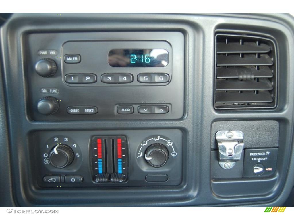 2006 GMC Sierra 3500 Work Truck Regular Cab 4x4 Dually Chassis Controls Photo #40229898
