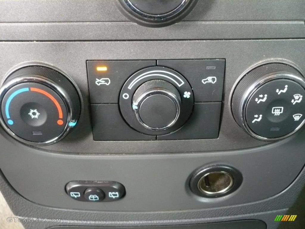 2007 Chevrolet HHR LS Panel Controls Photos