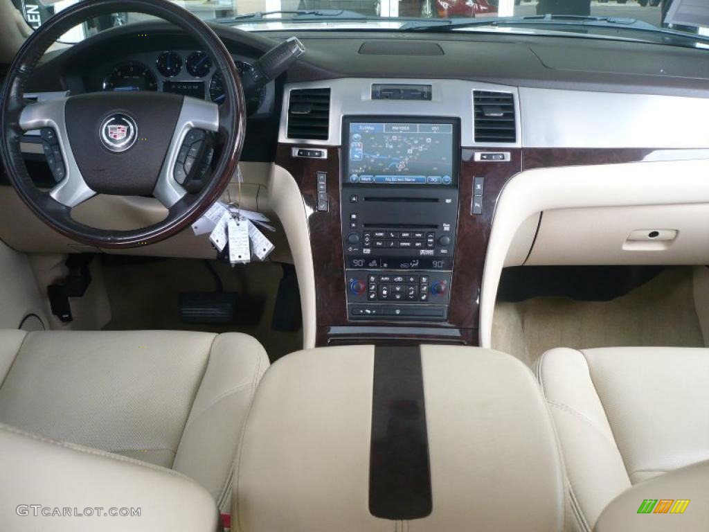 2007 Escalade EXT AWD - Gold Mist / Cocoa/Light Cashmere photo #17