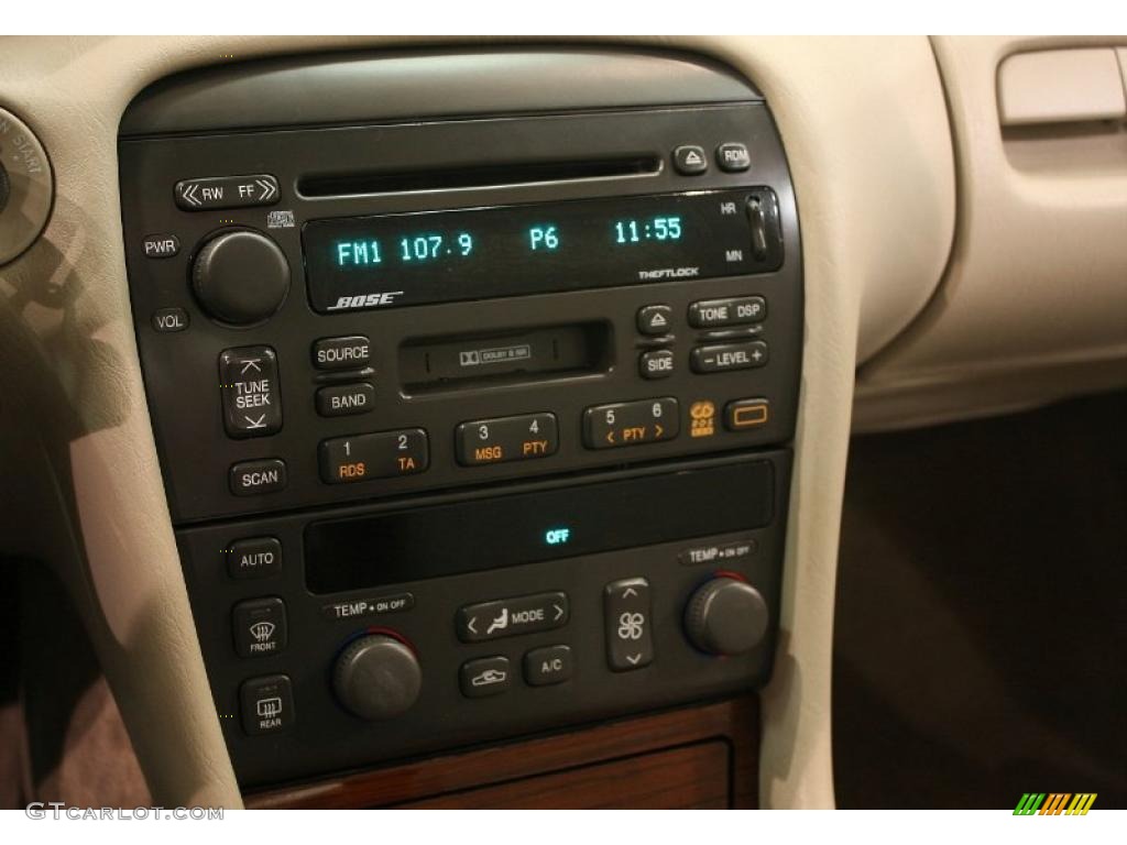 2000 Cadillac Seville STS Controls Photo #40234238