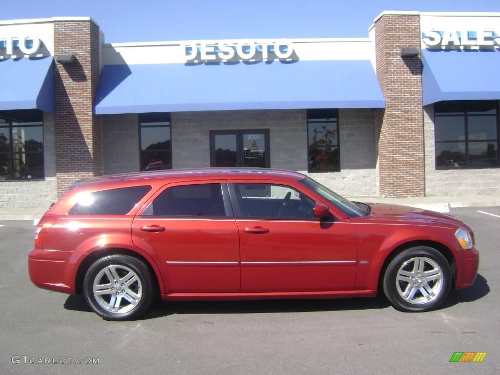 2006 Magnum SXT - Inferno Red Crystal Pearl / Dark Slate Gray/Light Slate Gray photo #1