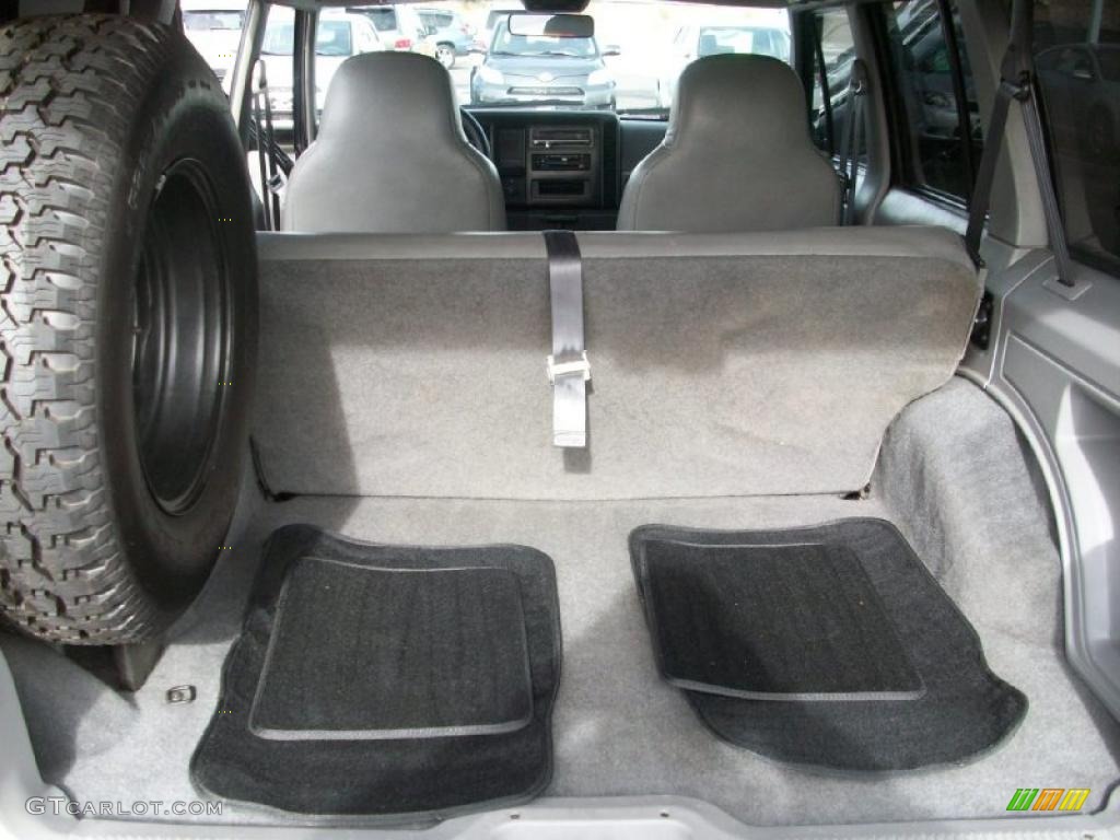 1996 Jeep Cherokee Classic 4x4 Trunk Photos