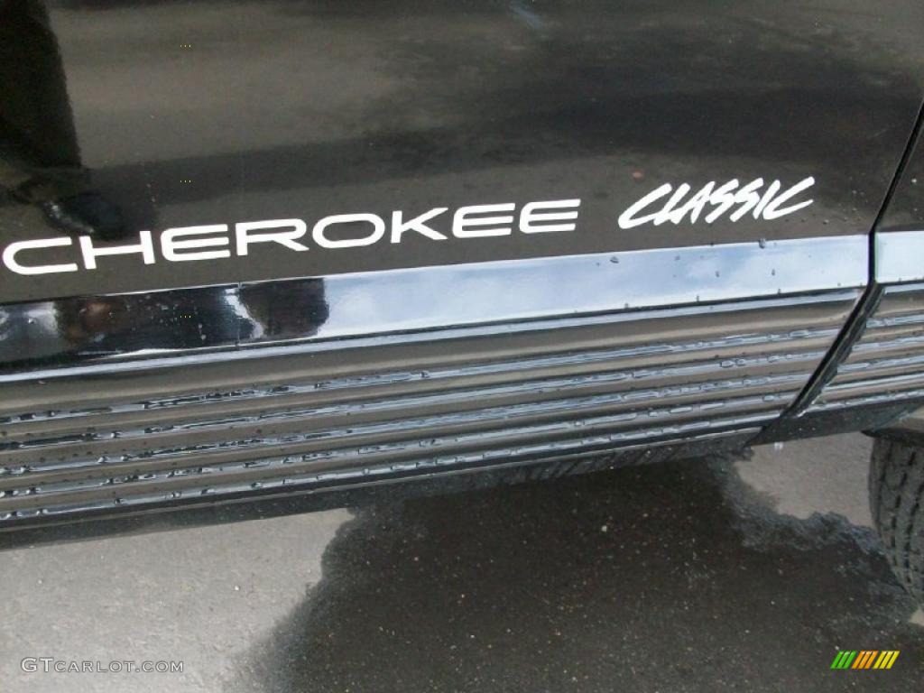 1996 Cherokee Classic 4x4 - Black / Gray photo #18