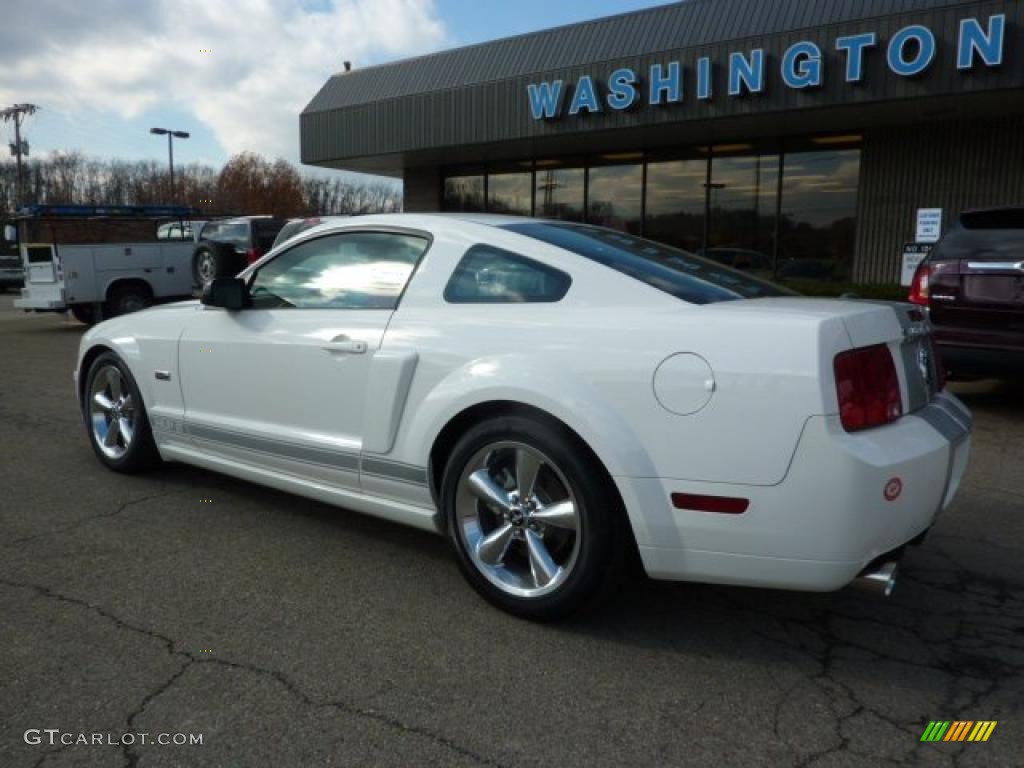 2007 Mustang GT/CS California Special Coupe - Performance White / Dark Charcoal photo #2