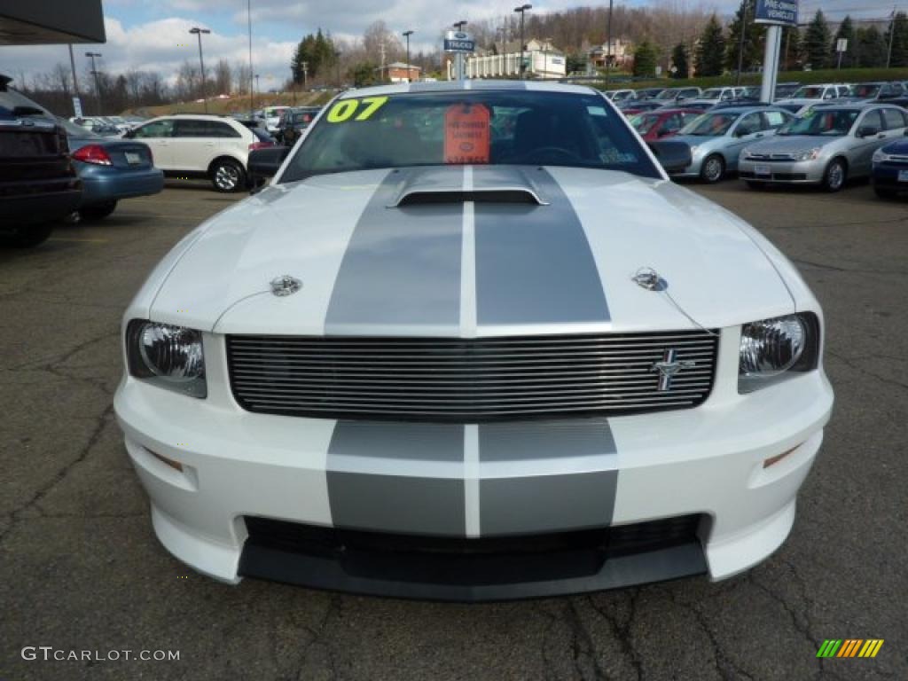 2007 Mustang GT/CS California Special Coupe - Performance White / Dark Charcoal photo #7