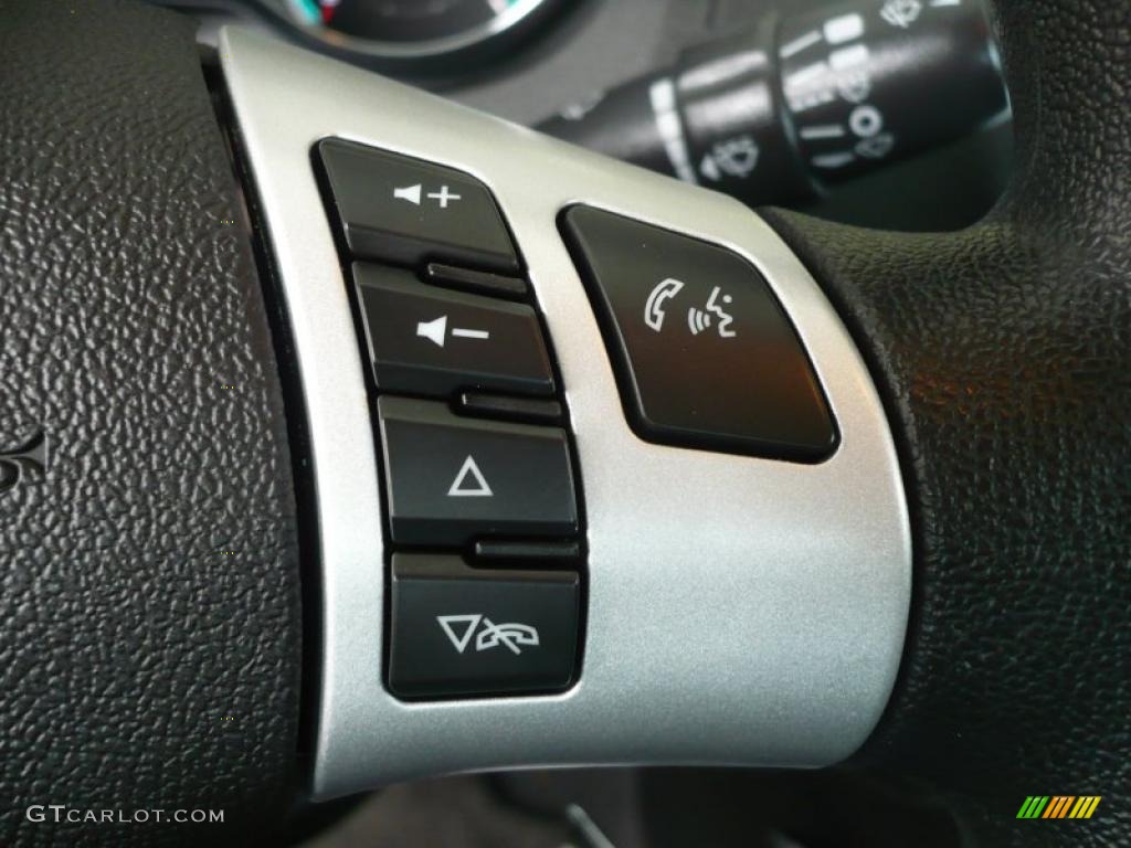 2011 Chevrolet Malibu LT Controls Photo #40238552