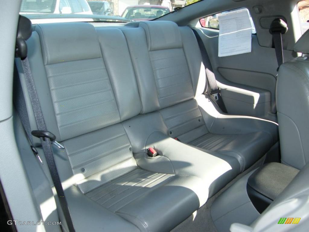 2005 Mustang GT Premium Coupe - Black / Light Graphite photo #23