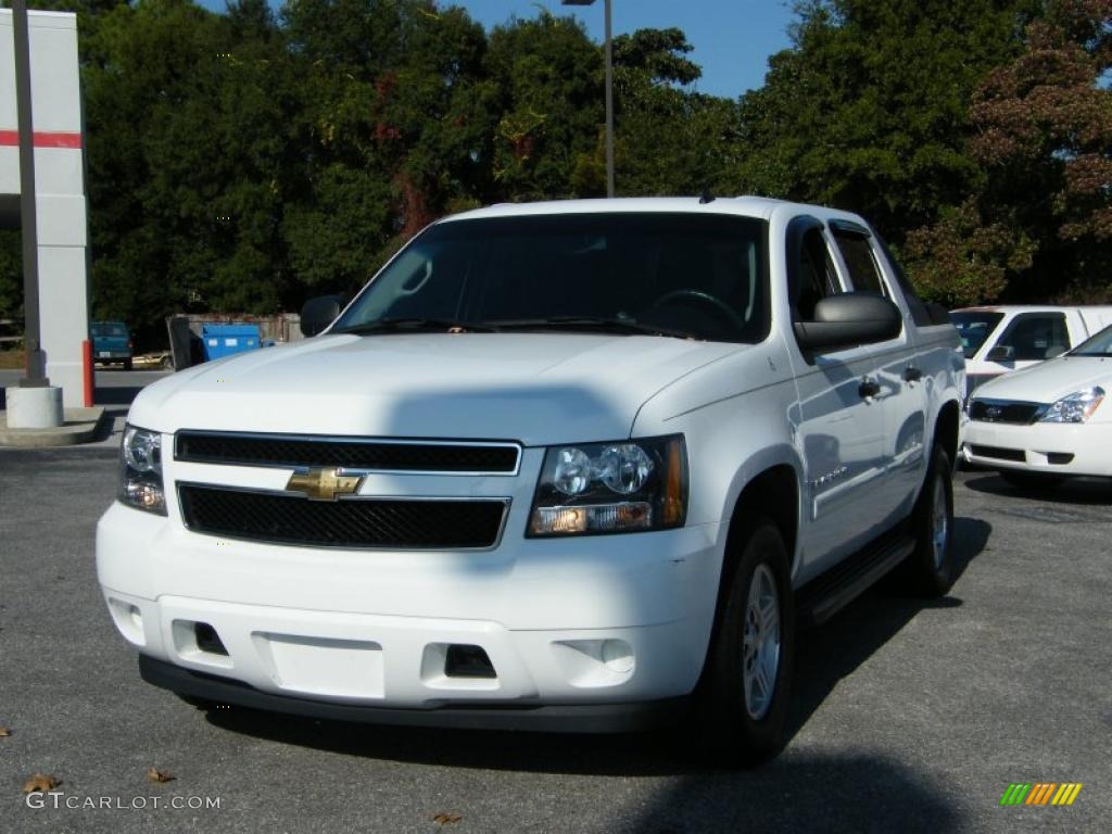 Summit White Chevrolet Avalanche