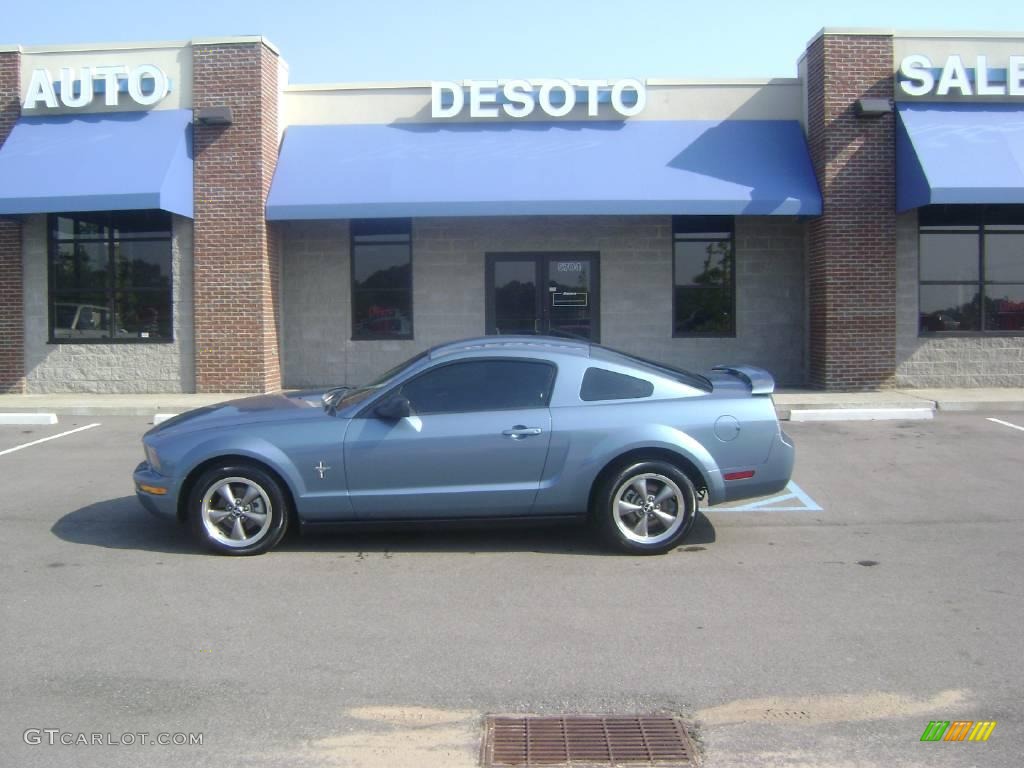 2006 Mustang V6 Premium Coupe - Windveil Blue Metallic / Light Graphite photo #1