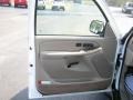 Summit White - Suburban 1500 Z71 4x4 Photo No. 21
