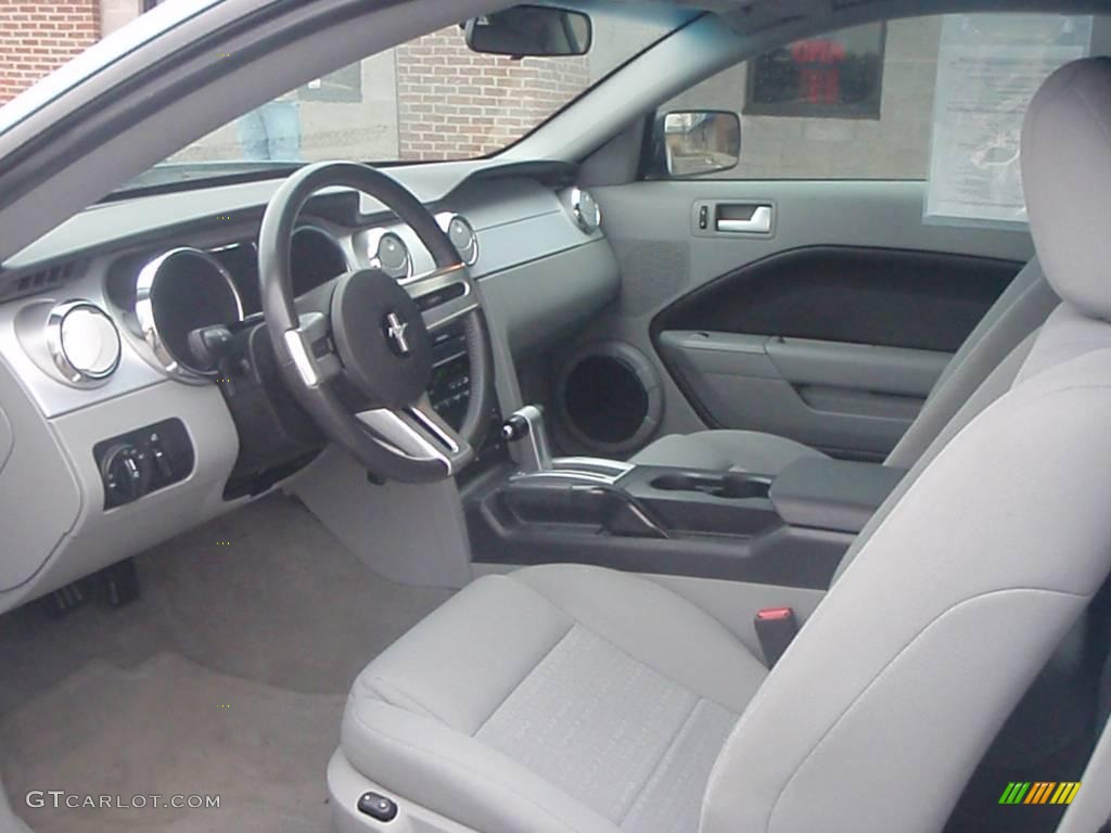 2006 Mustang V6 Premium Coupe - Windveil Blue Metallic / Light Graphite photo #9