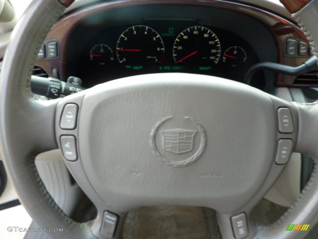 2002 Cadillac DeVille DHS Controls Photo #40243530