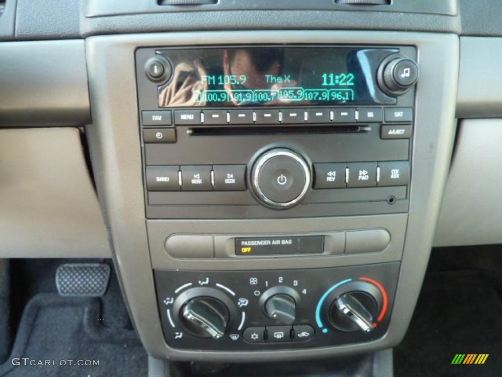 2009 Chevrolet Cobalt LS Coupe Controls Photo #40244108