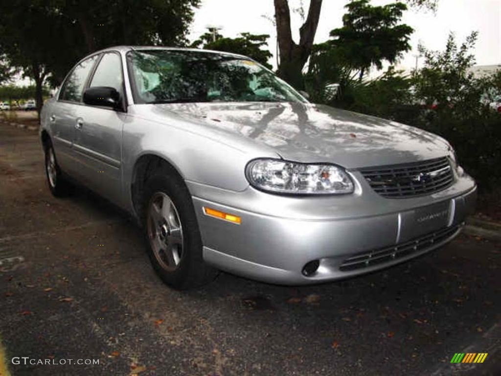 Galaxy Silver Metallic 2005 Chevrolet Classic Standard Classic Model Exterior Photo #40248206