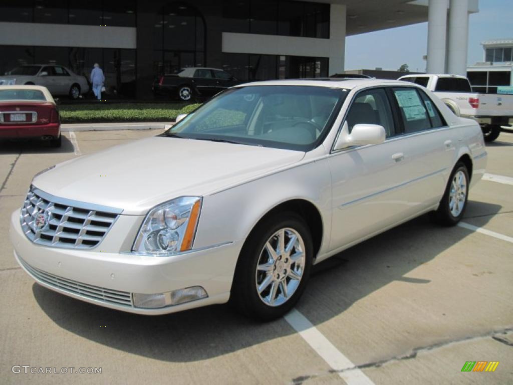 White Diamond Tricoat 2011 Cadillac DTS Platinum Exterior Photo #40254362