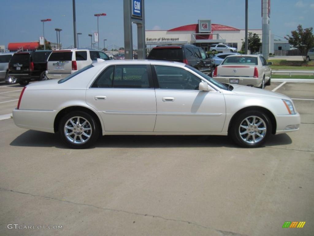 White Diamond Tricoat 2011 Cadillac DTS Platinum Exterior Photo #40254406