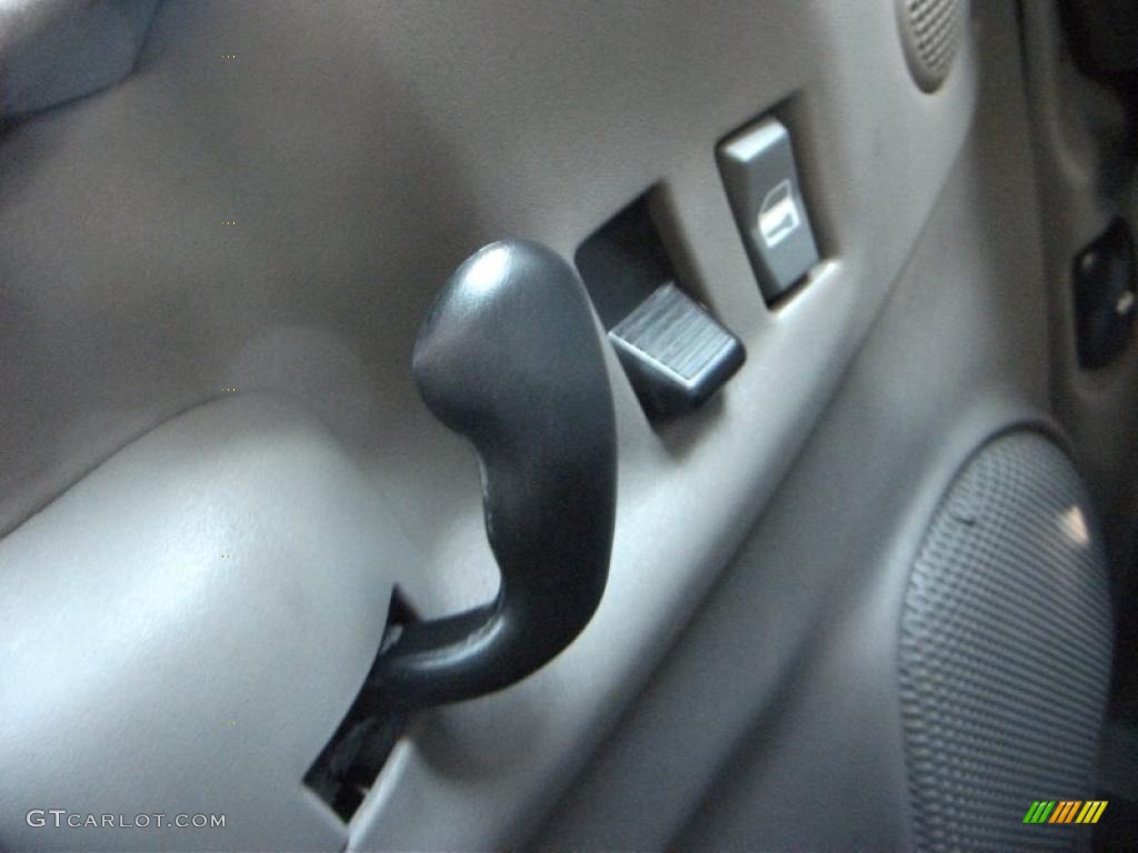 2003 Chevrolet Astro Standard Astro Model Controls Photo #40256182