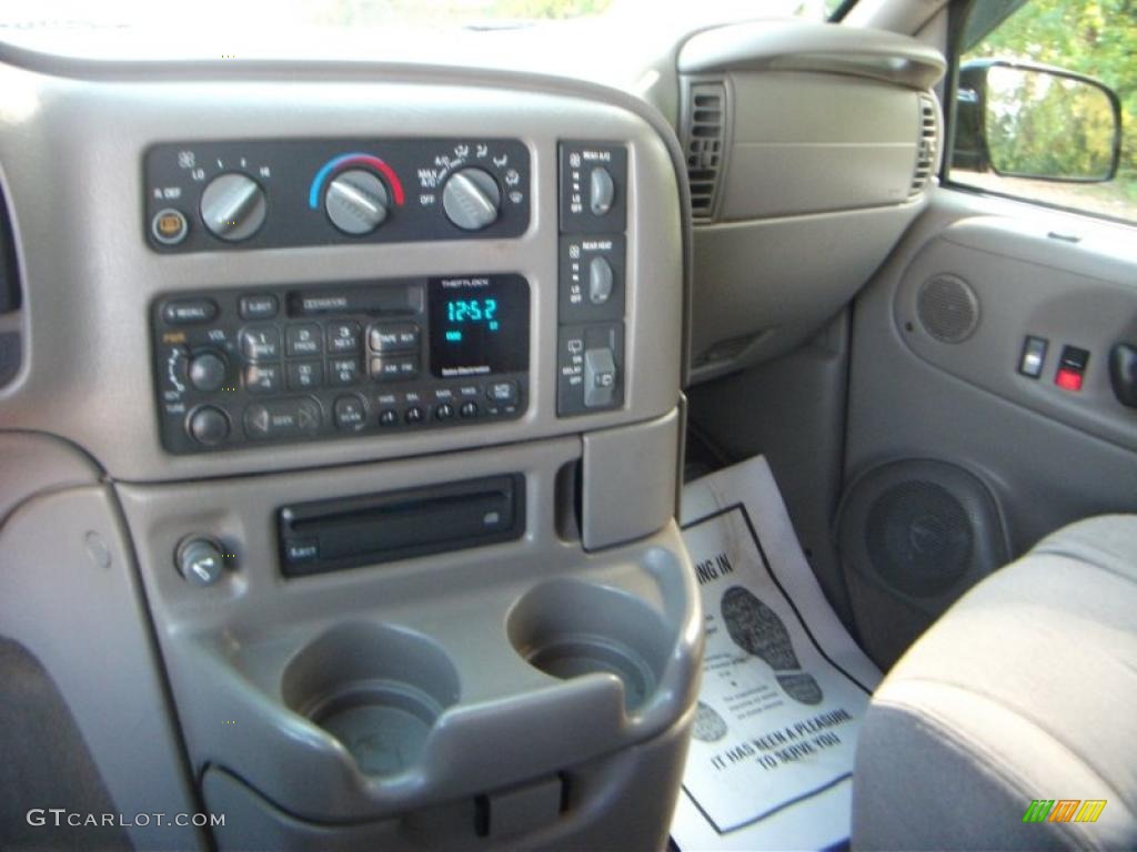 2003 Chevrolet Astro Standard Astro Model Controls Photo #40256198