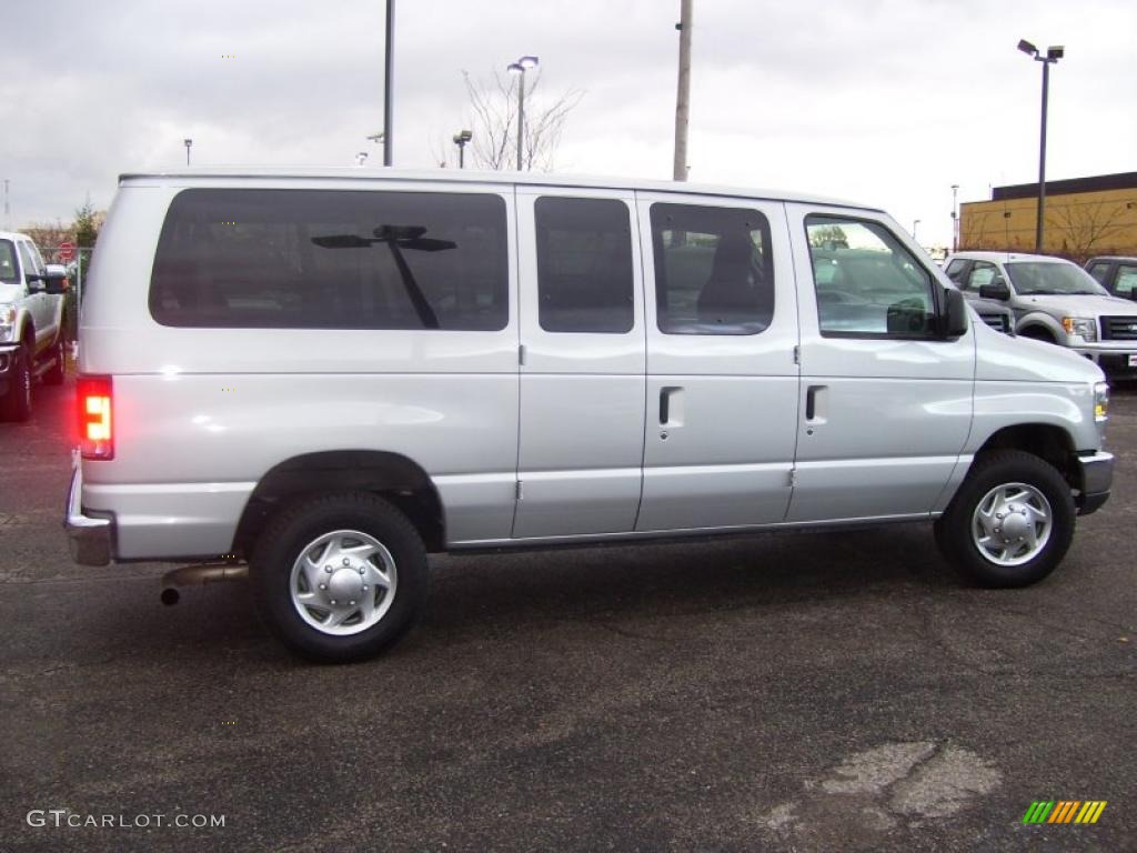 Ingot Silver Metallic 2010 Ford E Series Van E350 XLT Passenger Exterior Photo #40257122