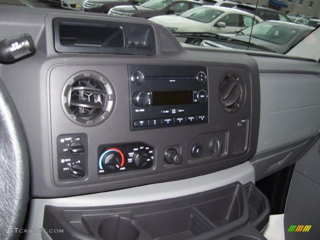 2010 Ford E Series Van E350 XLT Passenger Controls Photo #40257442