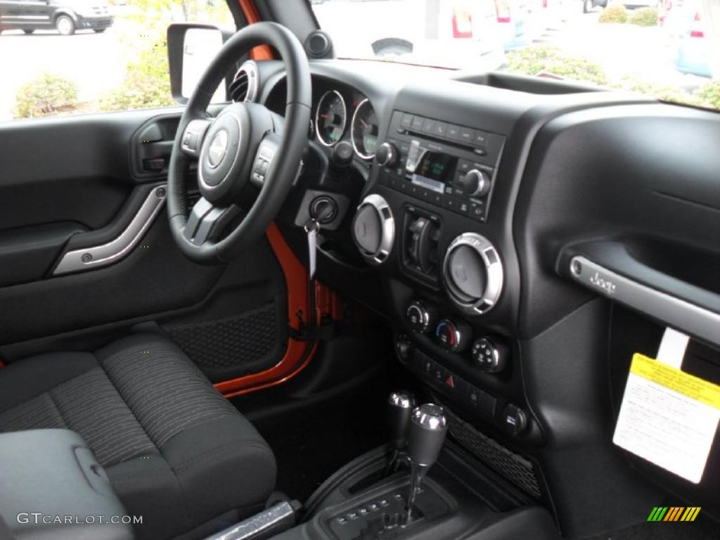 2011 Jeep Wrangler Unlimited Rubicon 4x4 Black Dashboard Photo #40257894