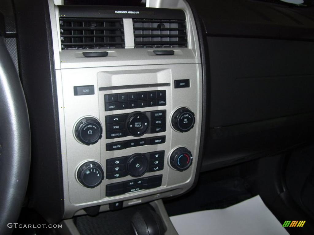 2010 Escape XLT 4WD - Black / Charcoal Black photo #26