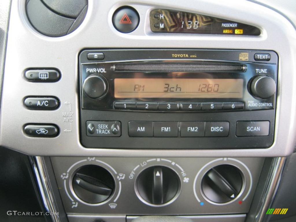 2006 Toyota Matrix AWD Controls Photos