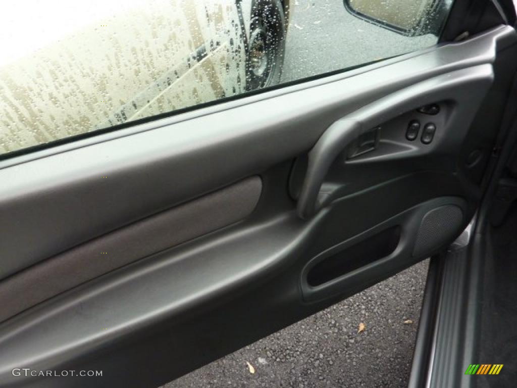 2002 Ford Escort ZX2 Coupe Dark Gray Door Panel Photo #40263238
