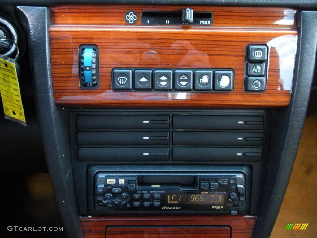 1992 Mercedes-Benz 190 Class 190E 2.3 Controls Photos